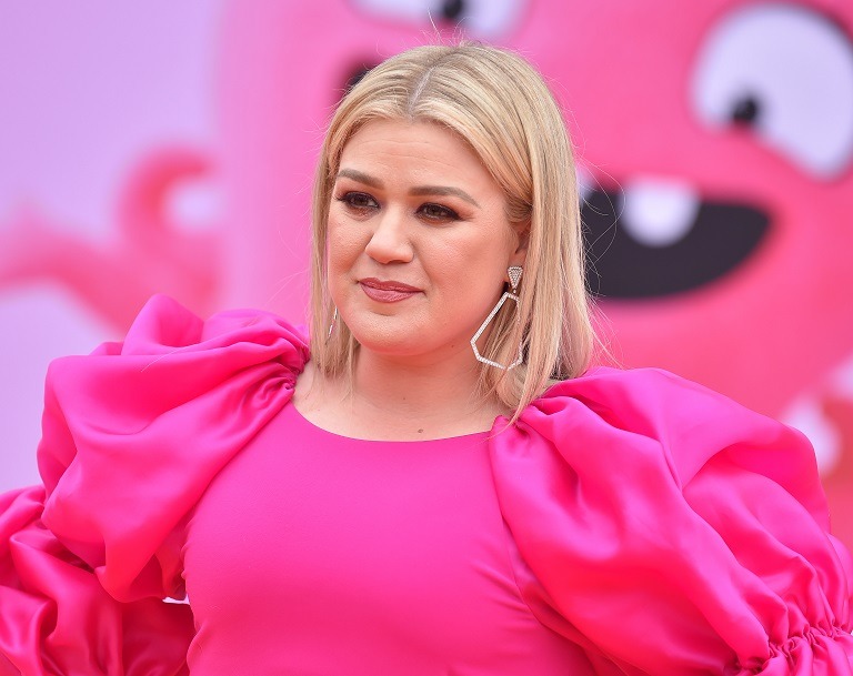 Faimosii XXL: Kelly Clarkson: „Accepta-te si iubeste-te asa cum esti!”