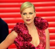 Charlize Theron, silueta perfecta datorita baletului