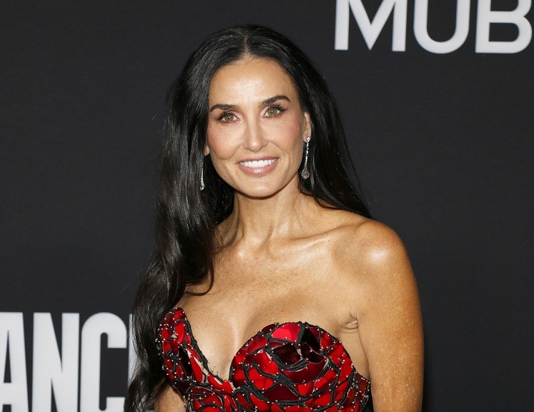 Demi Moore, apariție de zile mari la Săptămâna Modei de la Milano. A reușit să facă pe toată lumea să uite de apariția sa șocantă din 2021