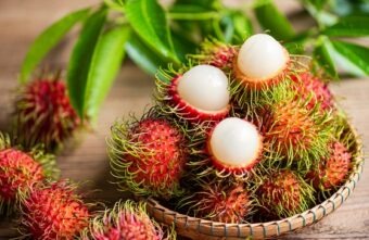 Rambutan, un fruct exotic cu gust și aspect de neuitat