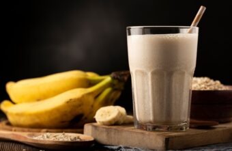 Dieta cu lapte și banane – cum se ține și cum te ajută să slăbești?