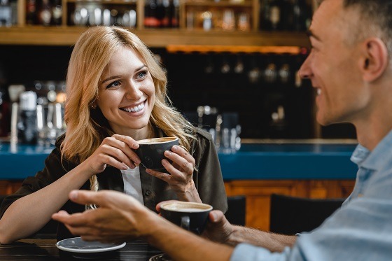 Iesire la o cafea in oras