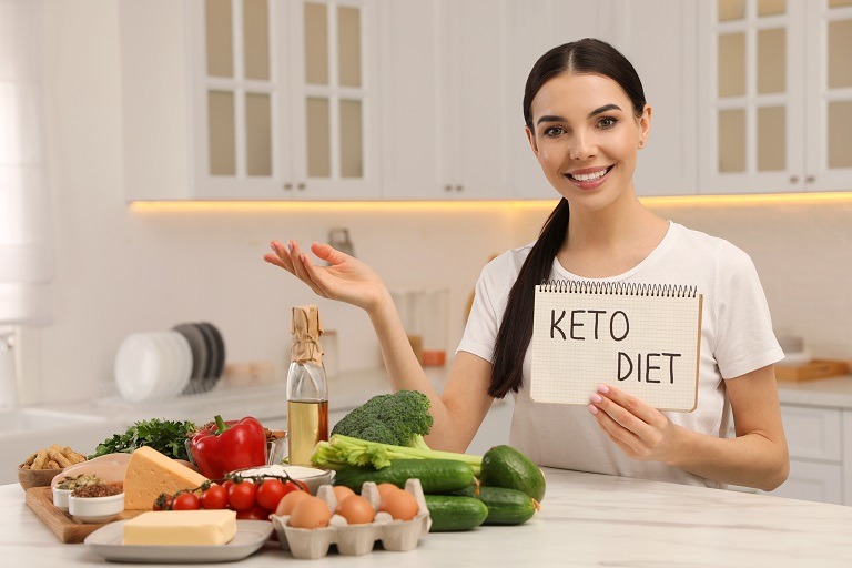 Dieta Keto de 21 de zile – reguli, cât poți slăbi, întrebări și răspunsuri