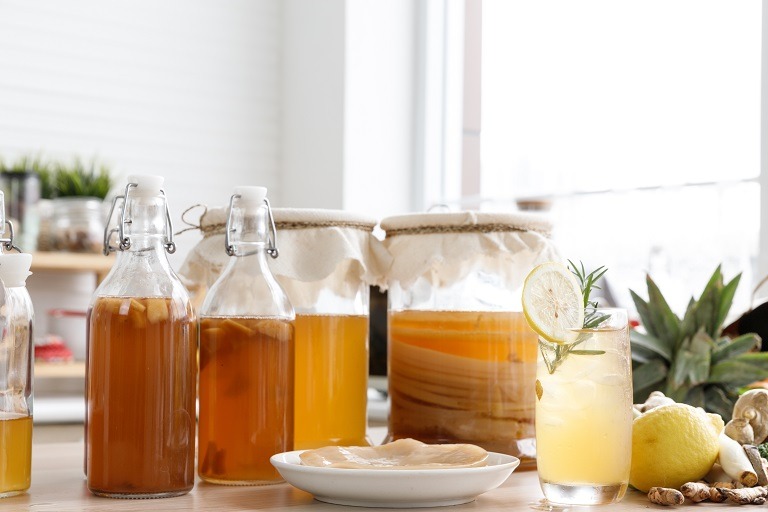 Kombucha – ce este, cum se utilizează și ce beneficii are