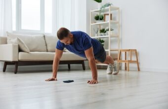 Remodelare corporală acasă: echipamente și exerciții esențiale