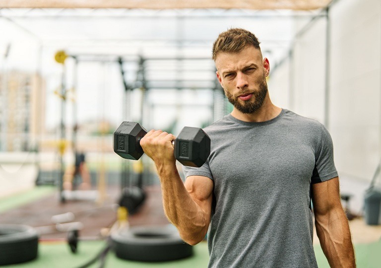 De ce apare tensiunea musculară după antrenament și cum s-o reduci?